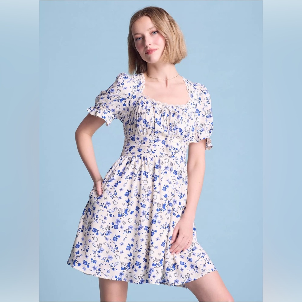 Box Lunch Disney Snow White & Seven Dwarfs Floral Allover Print Dress Plus 3X - Picture 5 of 16